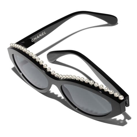 chanel glasses pearls|Chanel knockoff sunglasses with pearls.